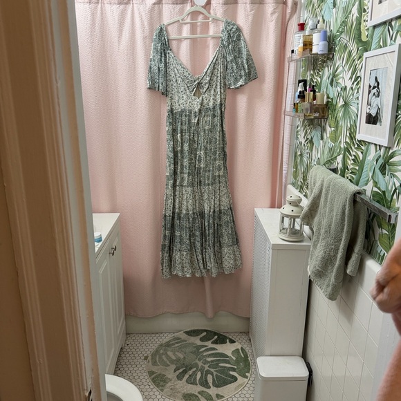 Abercrombie Floral Maxi Dress with keyhole detail - Picture 3 of 3